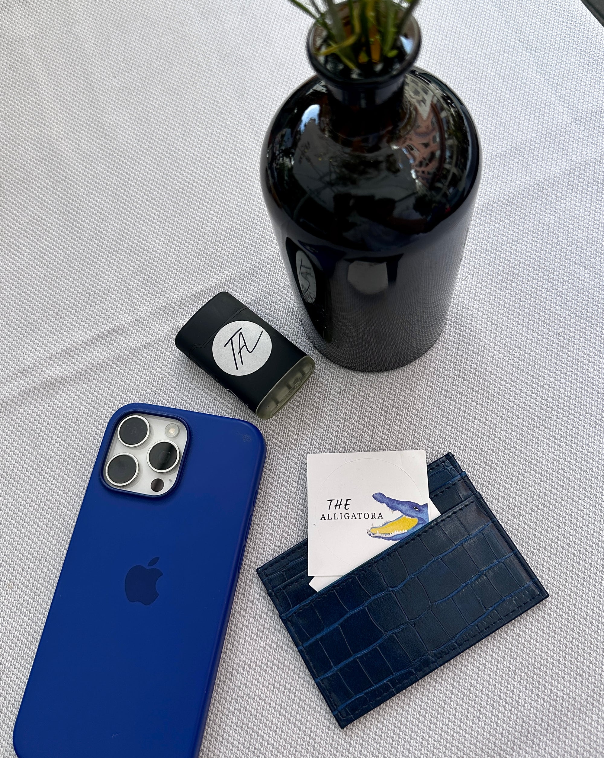 Mariana Trench Cardholder - The Alligatora