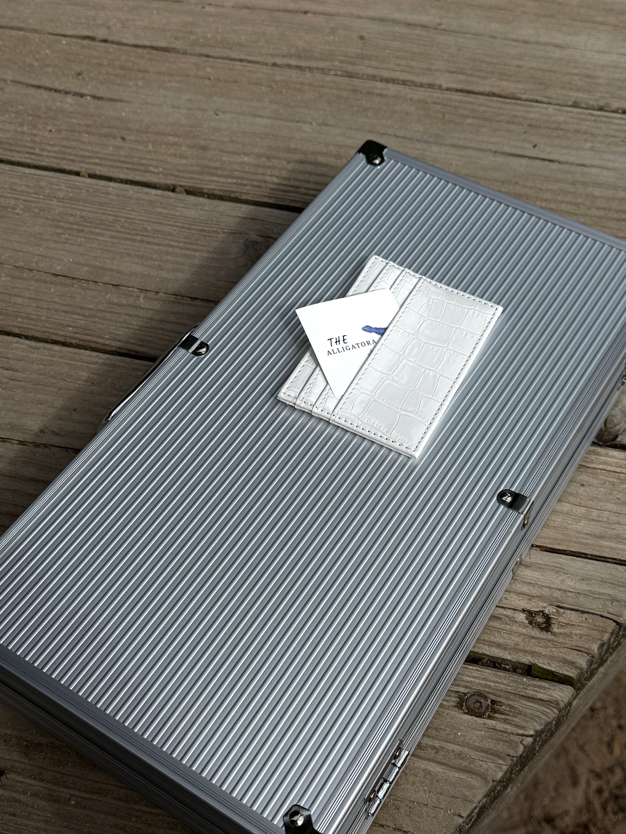 Salted Luxury Cardholder - The Alligatora